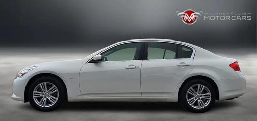 2015 INFINITI Q40 Base