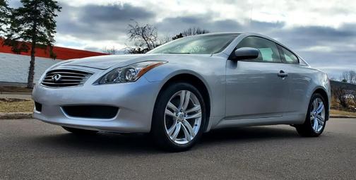 2010 INFINITI G37x Base