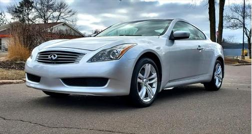 2010 INFINITI G37x Base