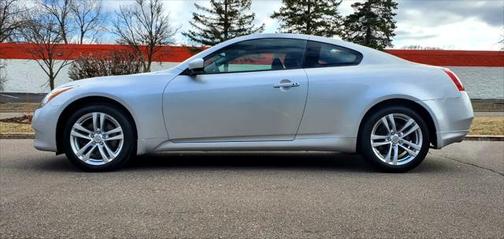 2010 INFINITI G37x Base