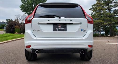Crystal White Pearl 2015 Volvo XC60 T6 R-Design Platinum