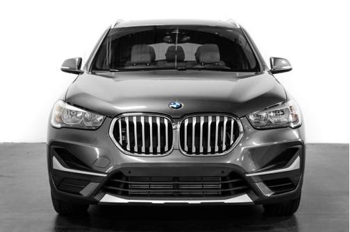Photo 2 of 60 of 2021 BMW X1 sDrive28i