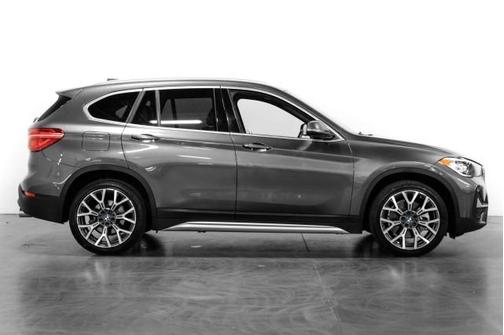 Photo 4 of 60 of 2021 BMW X1 sDrive28i