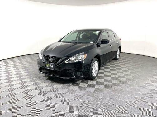 Photo 3 of 32 of 2019 Nissan Sentra S