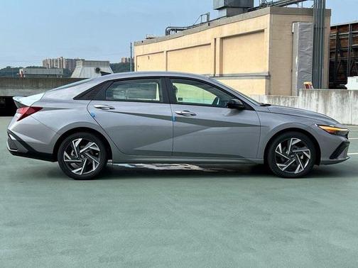 2025 Hyundai ELANTRA Sport