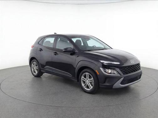 Abyss Black Pearl 2023 Hyundai KONA SE