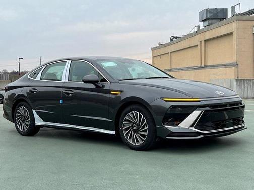 2026 Hyundai SONATA Hybrid Limited