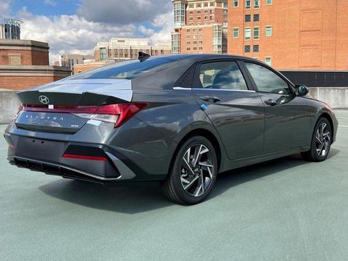 2025 Hyundai ELANTRA HEV Limited