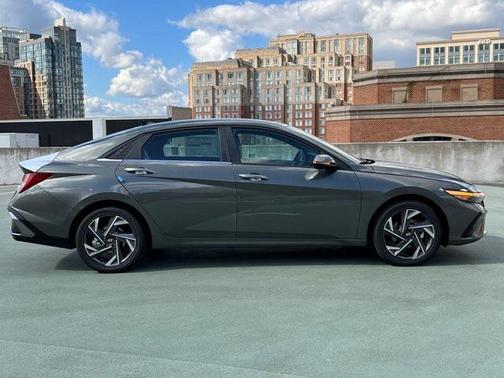 2025 Hyundai ELANTRA HEV Limited