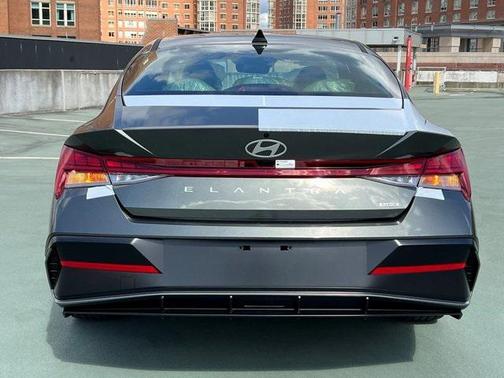 2025 Hyundai ELANTRA HEV Limited