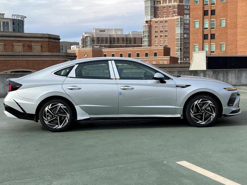 2026 Hyundai SONATA SEL