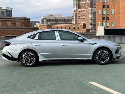 2026 Hyundai SONATA SEL