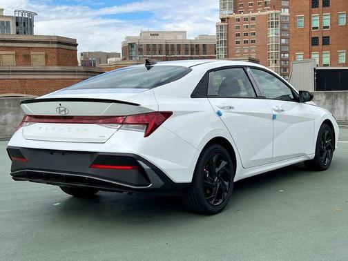 2026 Hyundai ELANTRA HEV SEL Sport