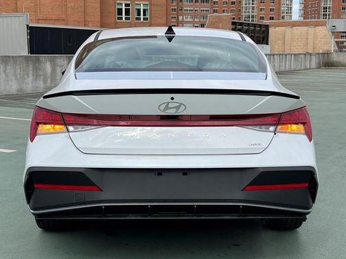 2026 Hyundai ELANTRA HEV SEL Sport