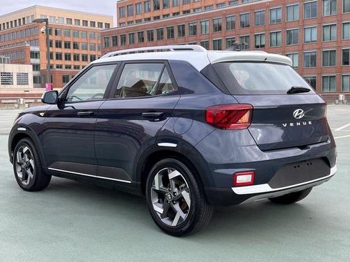 2022 Hyundai VENUE Limited