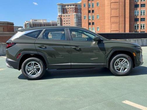 2026 Hyundai TUCSON SE