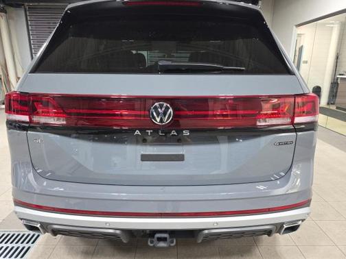 2024 Volkswagen Atlas 2.0T SE w/Technology 4MOTION