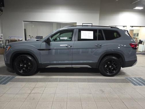 2024 Volkswagen Atlas 2.0T SE w/Technology 4MOTION