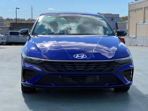 2025 Hyundai ELANTRA HEV SEL Sport