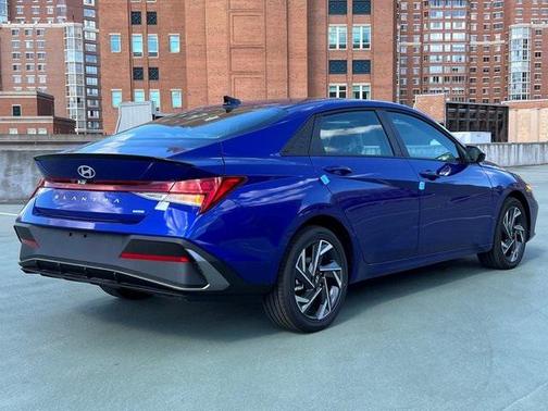 2025 Hyundai ELANTRA HEV SEL Sport