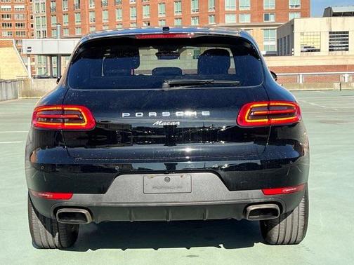 2018 Porsche Macan Base
