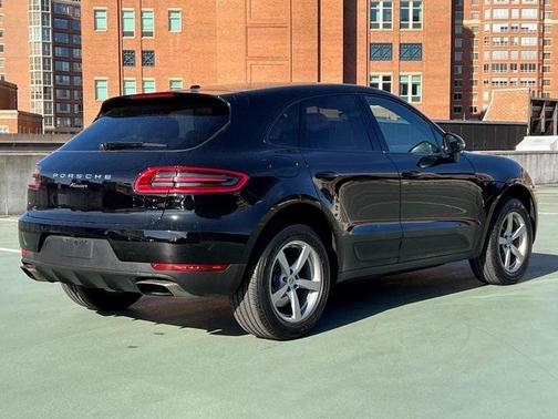 2018 Porsche Macan Base