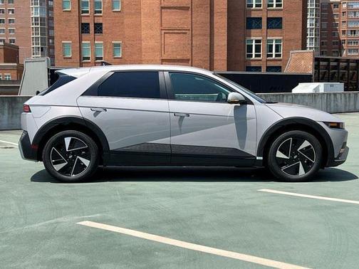 2025 Hyundai IONIQ 5 SE