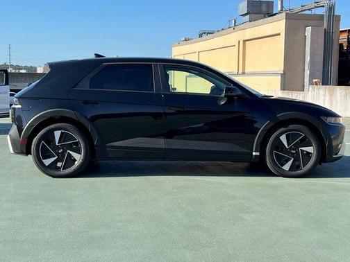 2025 Hyundai IONIQ 5 SE