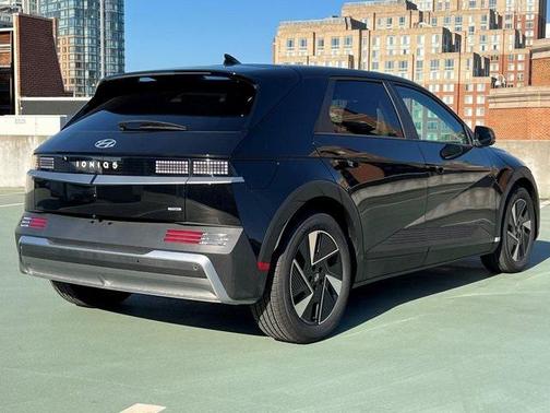 2025 Hyundai IONIQ 5 SE