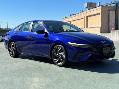 2025 Hyundai ELANTRA Limited