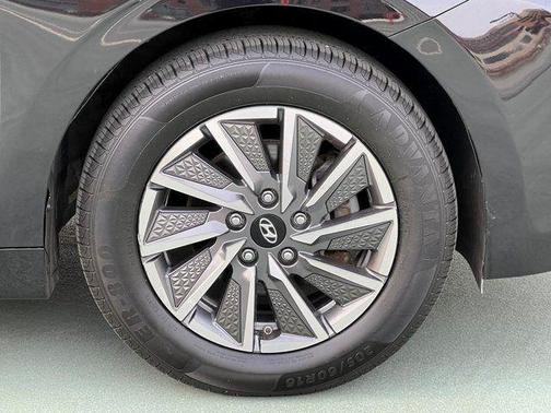 2021 Hyundai IONIQ EV SE