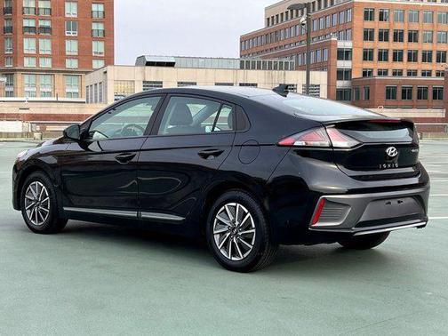 2021 Hyundai IONIQ EV SE
