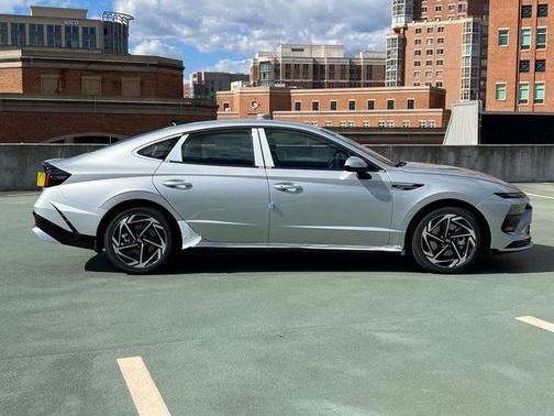 2026 Hyundai SONATA SEL