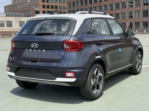 Denim w/White Roof 2026 Hyundai VENUE SEL w/Two-Tone Roof