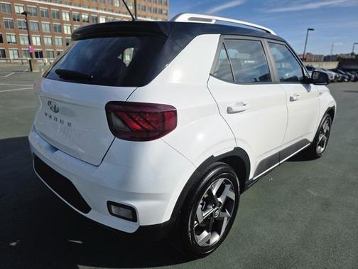 2025 Hyundai VENUE Limited