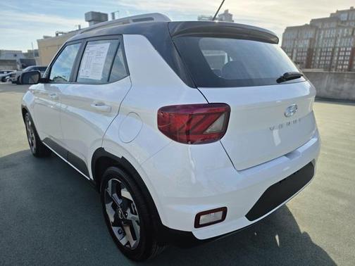 2025 Hyundai VENUE Limited