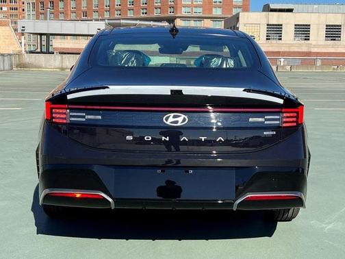 2026 Hyundai SONATA Hybrid SE