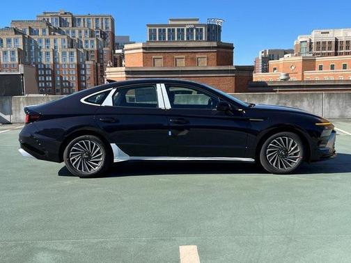 2026 Hyundai SONATA Hybrid SE