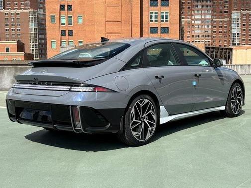 2025 Hyundai IONIQ 6 SEL
