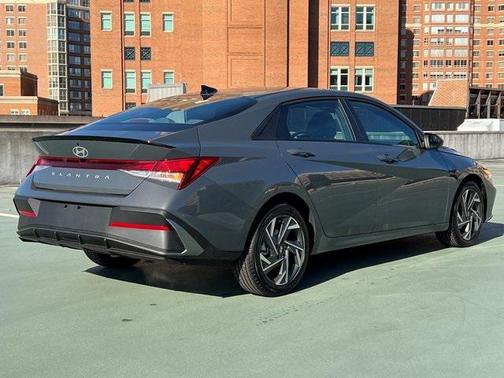 2025 Hyundai ELANTRA Sport