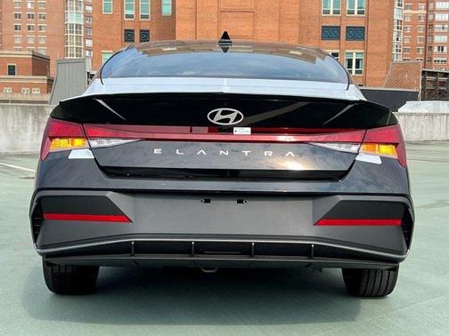 2025 Hyundai ELANTRA Sport