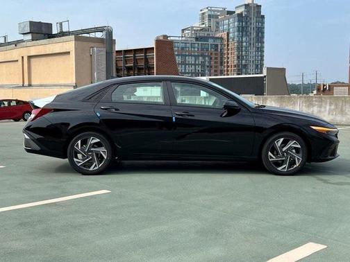 2025 Hyundai ELANTRA Sport