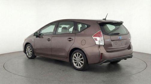 2015 Toyota Prius v Five
