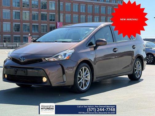 2015 Toyota Prius v Five