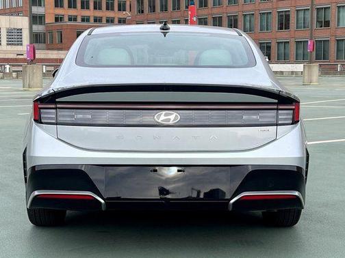 2025 Hyundai SONATA Hybrid SE