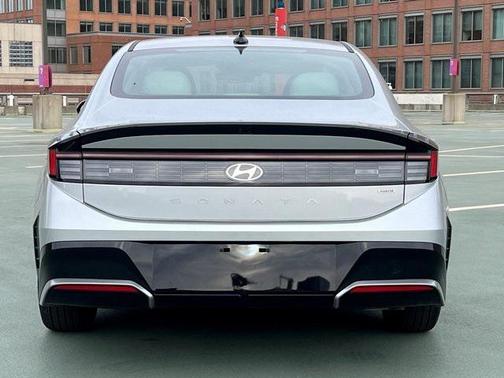 2025 Hyundai SONATA Hybrid SE