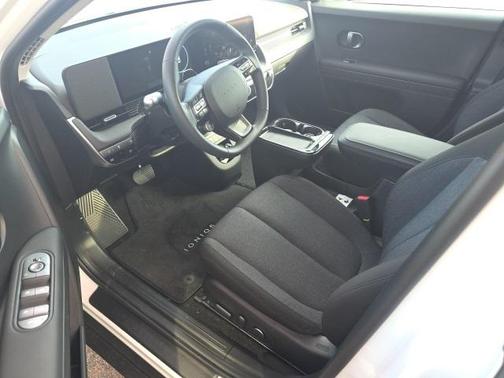 2025 Hyundai IONIQ 5 SE