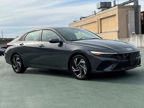 2025 Hyundai ELANTRA SEL
