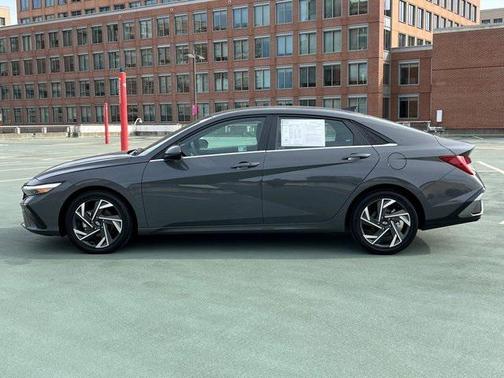 2025 Hyundai ELANTRA SEL