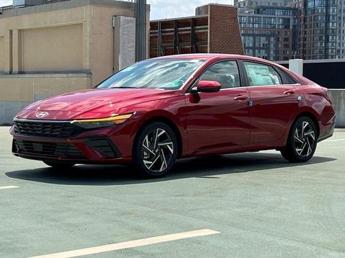 2025 Hyundai ELANTRA SEL